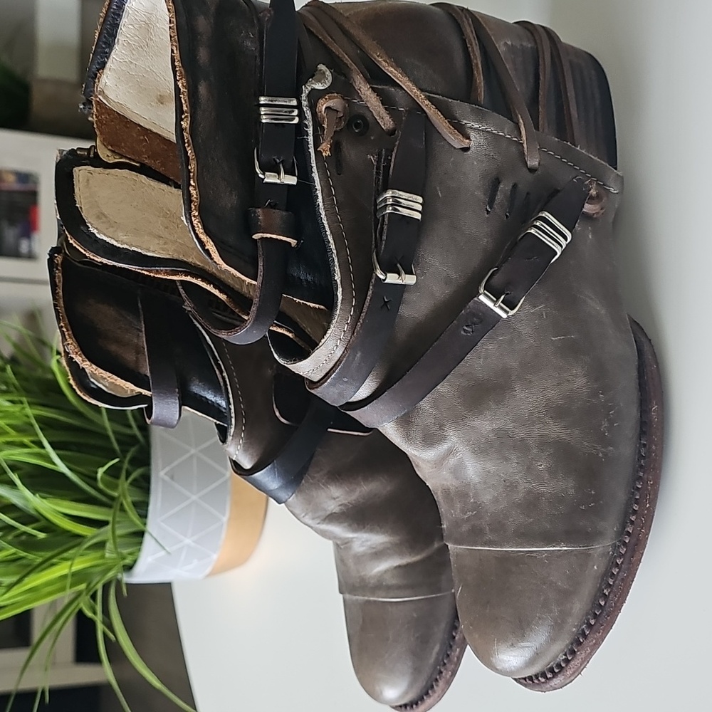 Freebird Crue Distressed Grey Leather Boots with Buckles - Picture 5 of 14